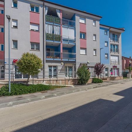 Apartment Melarnian Near The Beach In ウマグ エクステリア 写真
