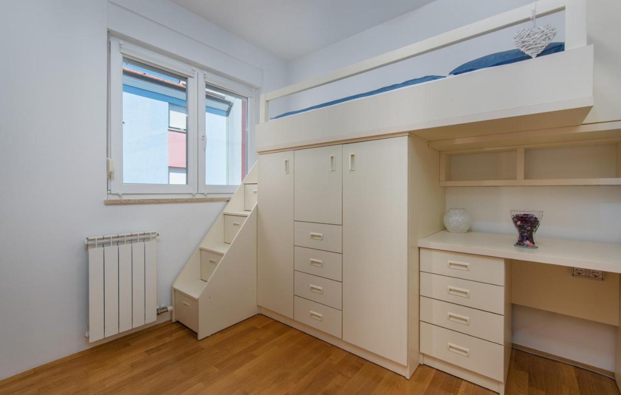 Apartment Melarnian Near The Beach In ウマグ エクステリア 写真