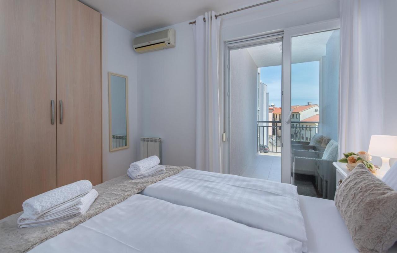 Apartment Melarnian Near The Beach In ウマグ エクステリア 写真